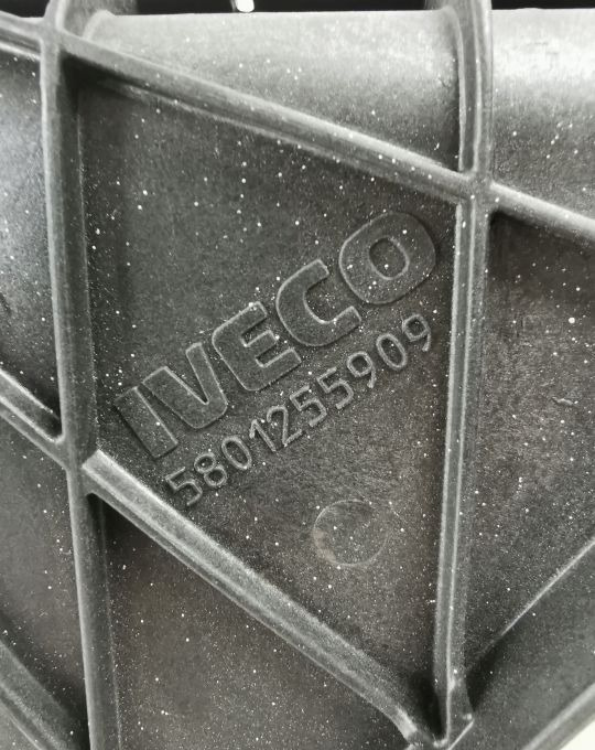 OSŁONA CHŁODNICY IVECO DAILY 5801255909 - Система охлаждения для Коммерческих автомобилей: фото 2 OSŁONA CHŁODNICY IVECO DAILY 5801255909 - Система охлаждения для Коммерческих автомобилей: фото 2