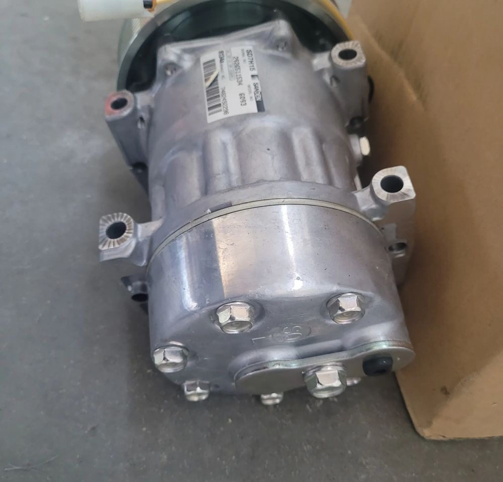 POMPA KLIMATYZACJI RENAULT RANGE T GAMA ORYGINAŁ NOWA CHWALIM116 7482492298 - Часть системы кондиционирования для Грузовиков: фото 3 POMPA KLIMATYZACJI RENAULT RANGE T GAMA ORYGINAŁ NOWA CHWALIM116 7482492298 - Часть системы кондиционирования для Грузовиков: фото 3