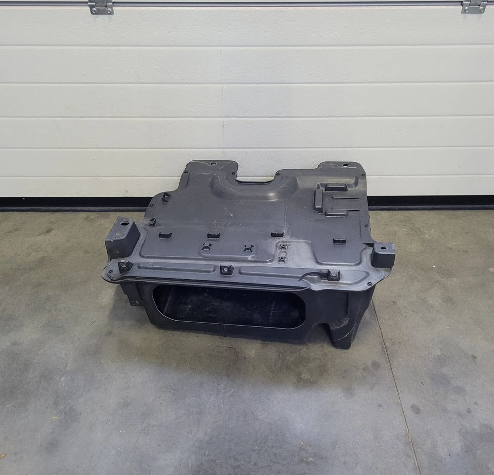 SCHOWEK BOCZNY RENAULT GAMA T 82226073 CHWALIM116 - Кузов и экстерьер для Грузовиков: фото 1 SCHOWEK BOCZNY RENAULT GAMA T 82226073 CHWALIM116 - Кузов и экстерьер для Грузовиков: фото 1