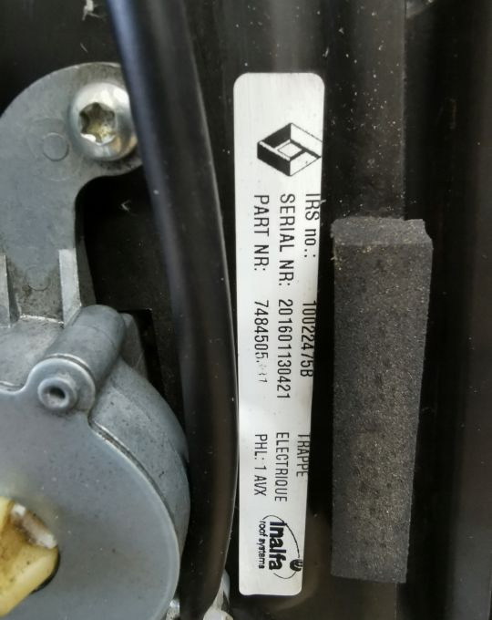 SZYBERDACH RENAULT RANGE T GAMA - Кузов и экстерьер: фото 4 SZYBERDACH RENAULT RANGE T GAMA - Кузов и экстерьер: фото 4