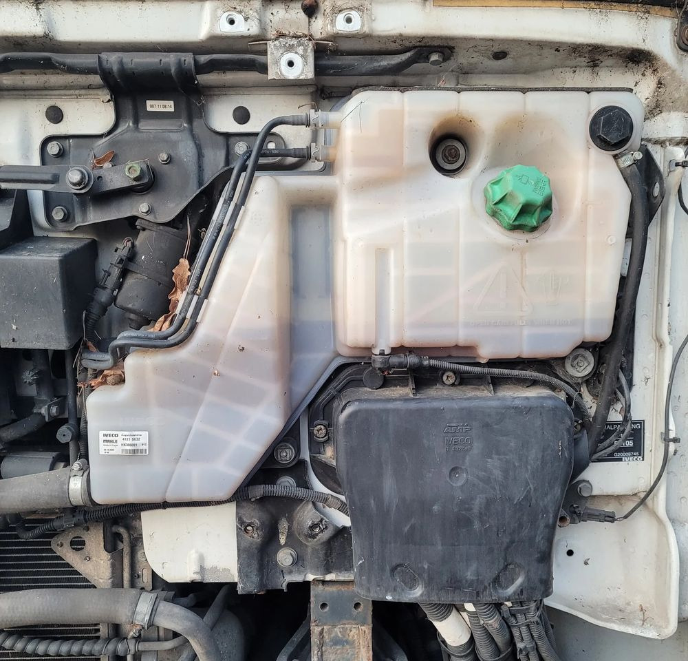 ZBIORNICZEK PŁYNU IVECO 41215632 ORYGINAŁ CHWALIM116 - Расширительный бачок для Грузовиков: фото 1 ZBIORNICZEK PŁYNU IVECO 41215632 ORYGINAŁ CHWALIM116 - Расширительный бачок для Грузовиков: фото 1