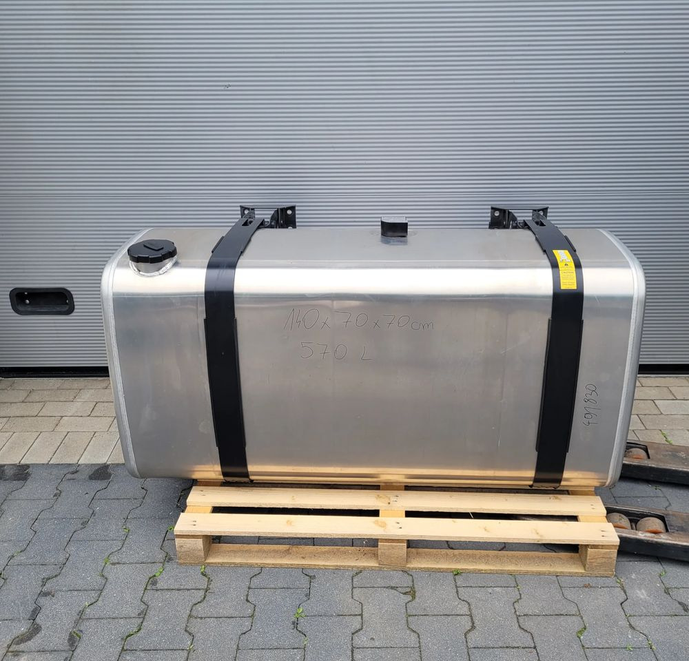 ZBIORNIK PALIWA VOLVO FH4 FH5 GAMA 140X70X70CM 21516453 570L CHWALIM116 - Подготовка топлива для Грузовиков: фото 1 ZBIORNIK PALIWA VOLVO FH4 FH5 GAMA 140X70X70CM 21516453 570L CHWALIM116 - Подготовка топлива для Грузовиков: фото 1