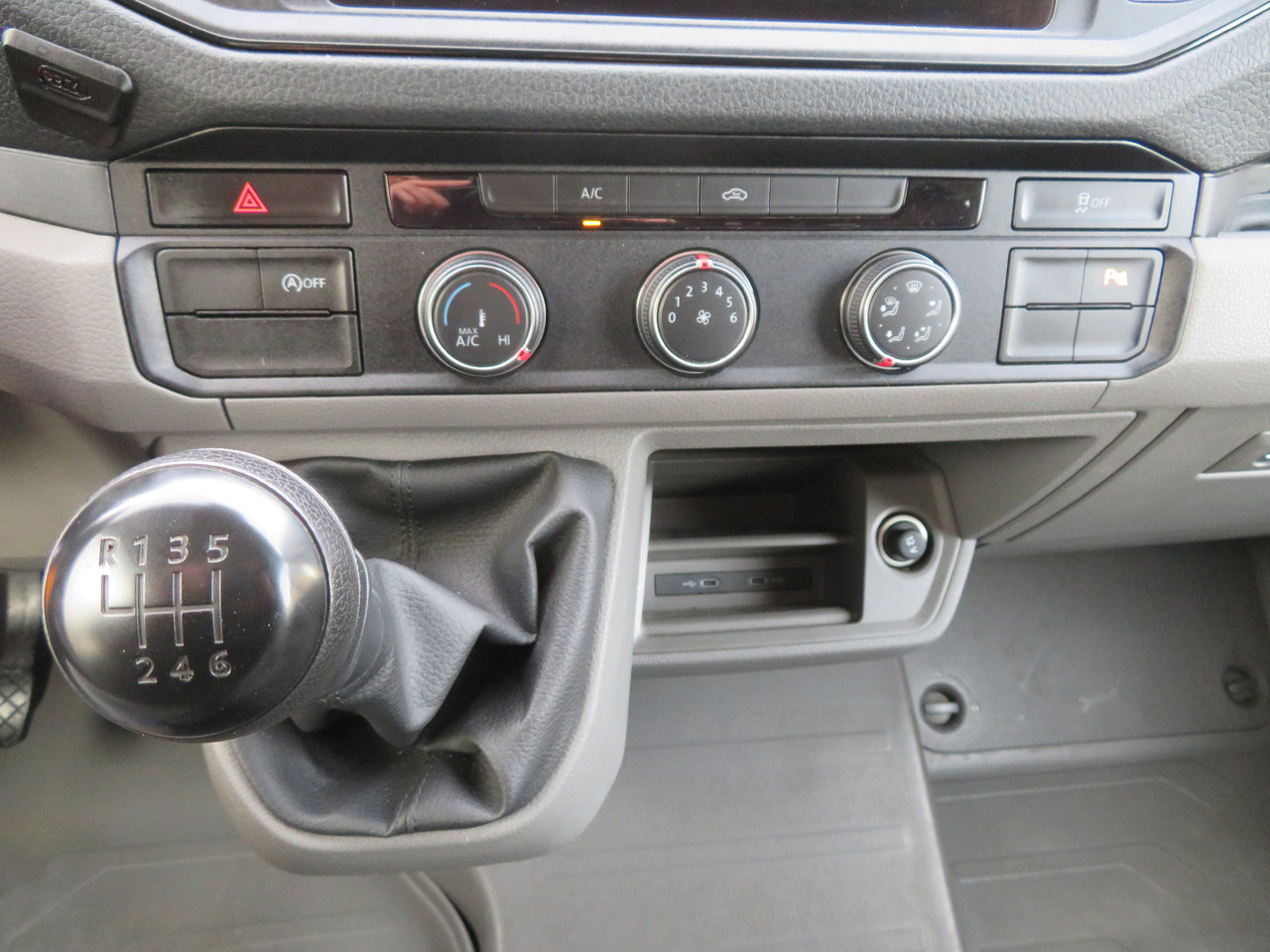 Цельнометаллический фургон, Грузопассажирский фургон : фото 12 Цельнометаллический фургон, Грузопассажирский фургон : фото 12