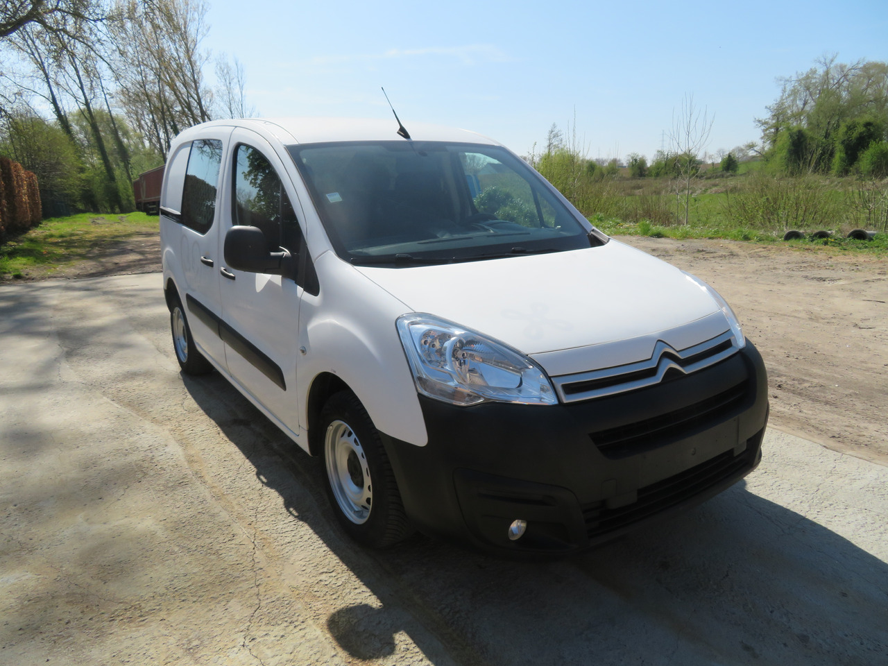 CITROËN Berlingo 1.6 BlueHDi CLUB - Цельнометаллический фургон: фото 1 CITROËN Berlingo 1.6 BlueHDi CLUB - Цельнометаллический фургон: фото 1