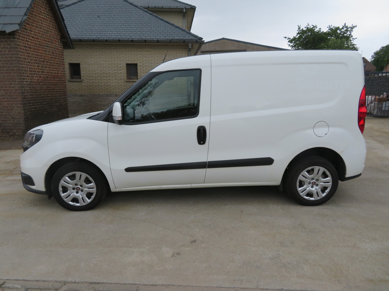 FIAT Doblo Cargo 1.6 Multijet - Легковой фургон: фото 4 FIAT Doblo Cargo 1.6 Multijet - Легковой фургон: фото 4