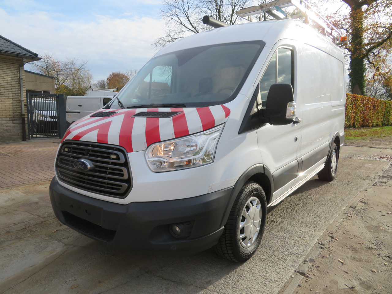 Ford Transit 2.0TDCi - L2H2 - Цельнометаллический фургон: фото 3 Ford Transit 2.0TDCi - L2H2 - Цельнометаллический фургон: фото 3