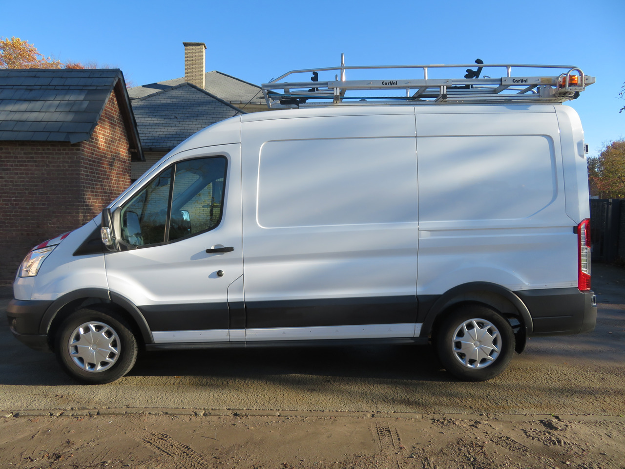 Ford Transit 2.0TDCi - L2H2 - Цельнометаллический фургон: фото 4 Ford Transit 2.0TDCi - L2H2 - Цельнометаллический фургон: фото 4