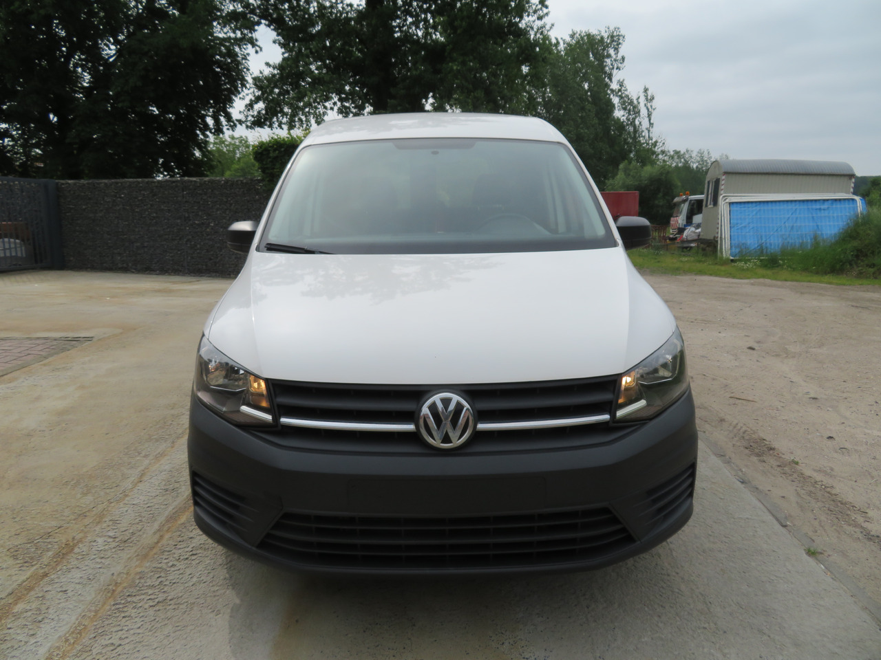 VOLKSWAGEN Caddy 2.0 TDi - Легковой фургон: фото 2 VOLKSWAGEN Caddy 2.0 TDi - Легковой фургон: фото 2
