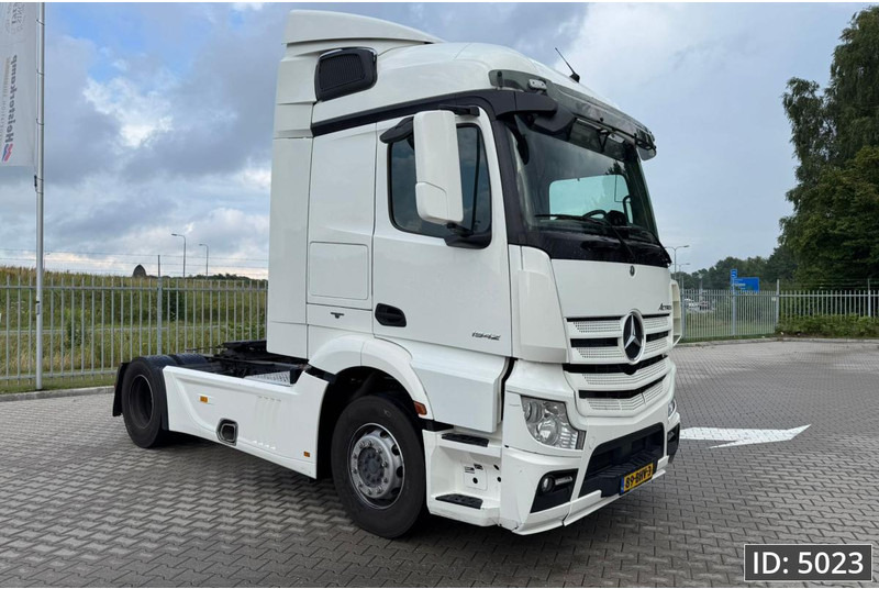 Mercedes-Benz Actros 1842 StreamSpace, Euro 6, / Streamspace / 9 Pieces - Тягач: фото 4 Mercedes-Benz Actros 1842 StreamSpace, Euro 6, / Streamspace / 9 Pieces - Тягач: фото 4