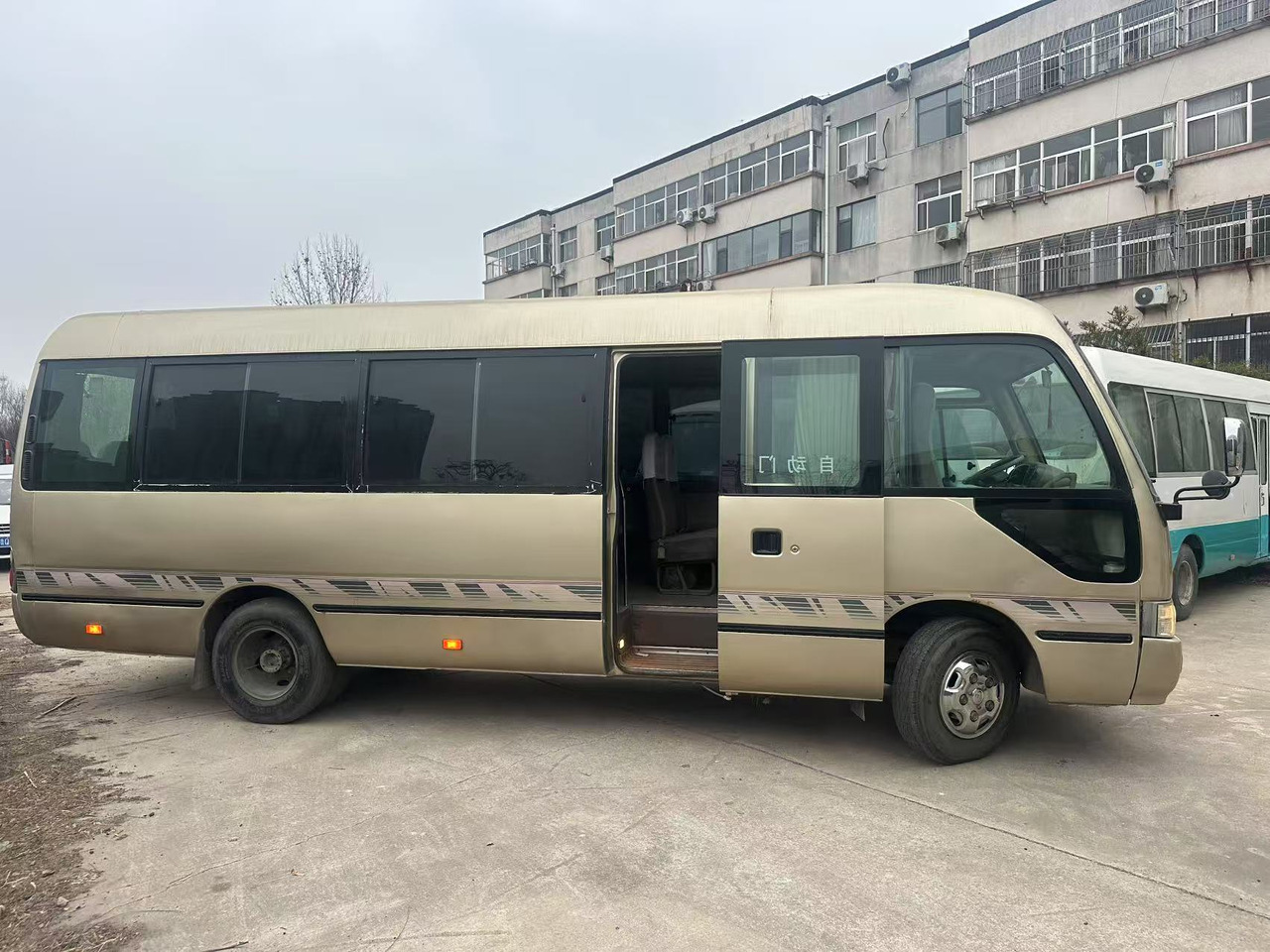 TOYOTA Coaster - Автобус: фото 3 TOYOTA Coaster - Автобус: фото 3