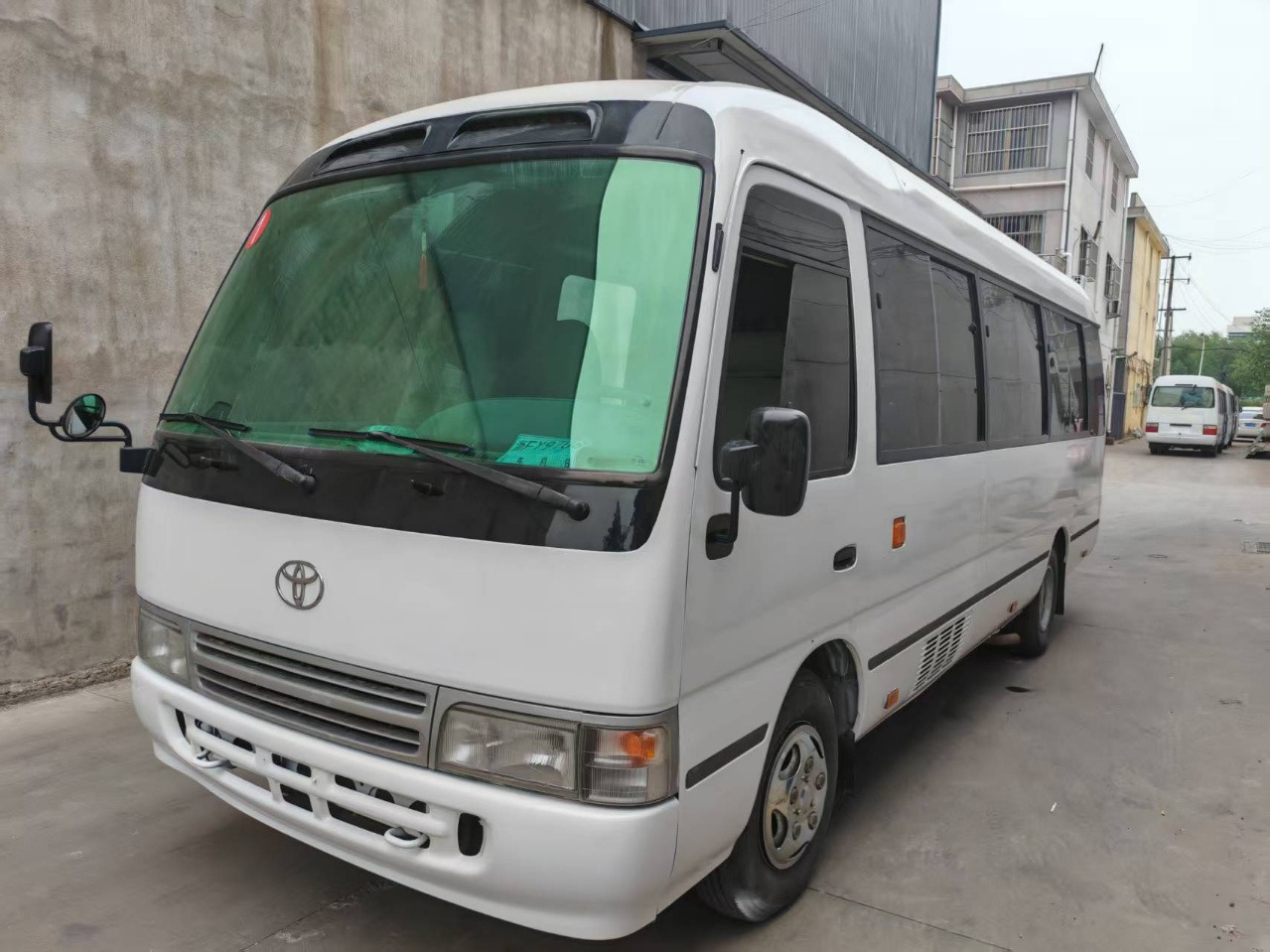 TOYOTA Coaster - Автобус: фото 1 TOYOTA Coaster - Автобус: фото 1
