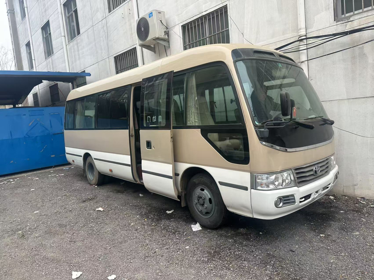 TOYOTA Coaster - Автобус: фото 2 TOYOTA Coaster - Автобус: фото 2
