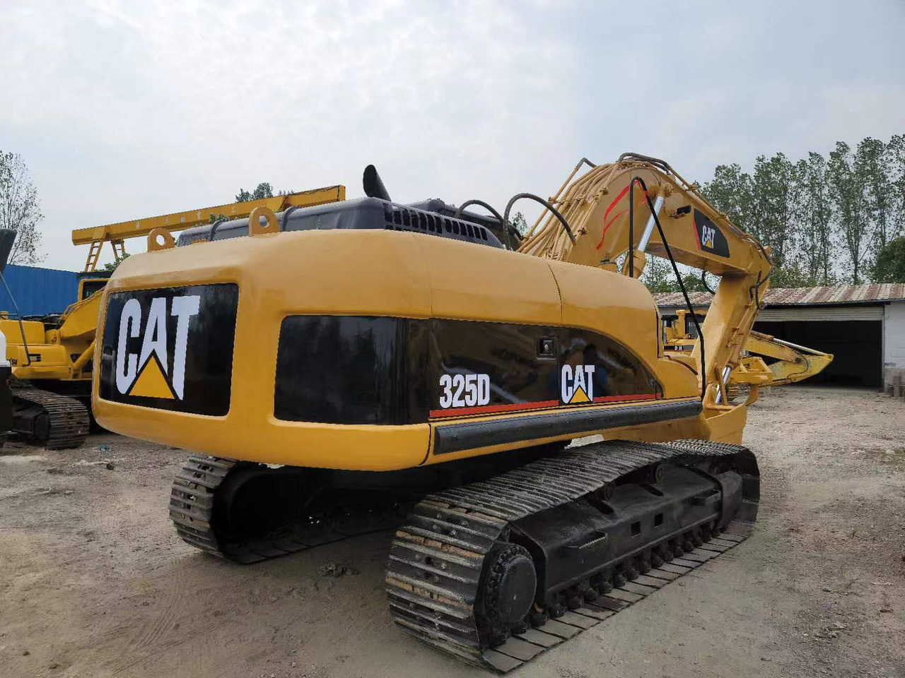 CATERPILLAR 325D - Гусеничный экскаватор: фото 2 CATERPILLAR 325D - Гусеничный экскаватор: фото 2
