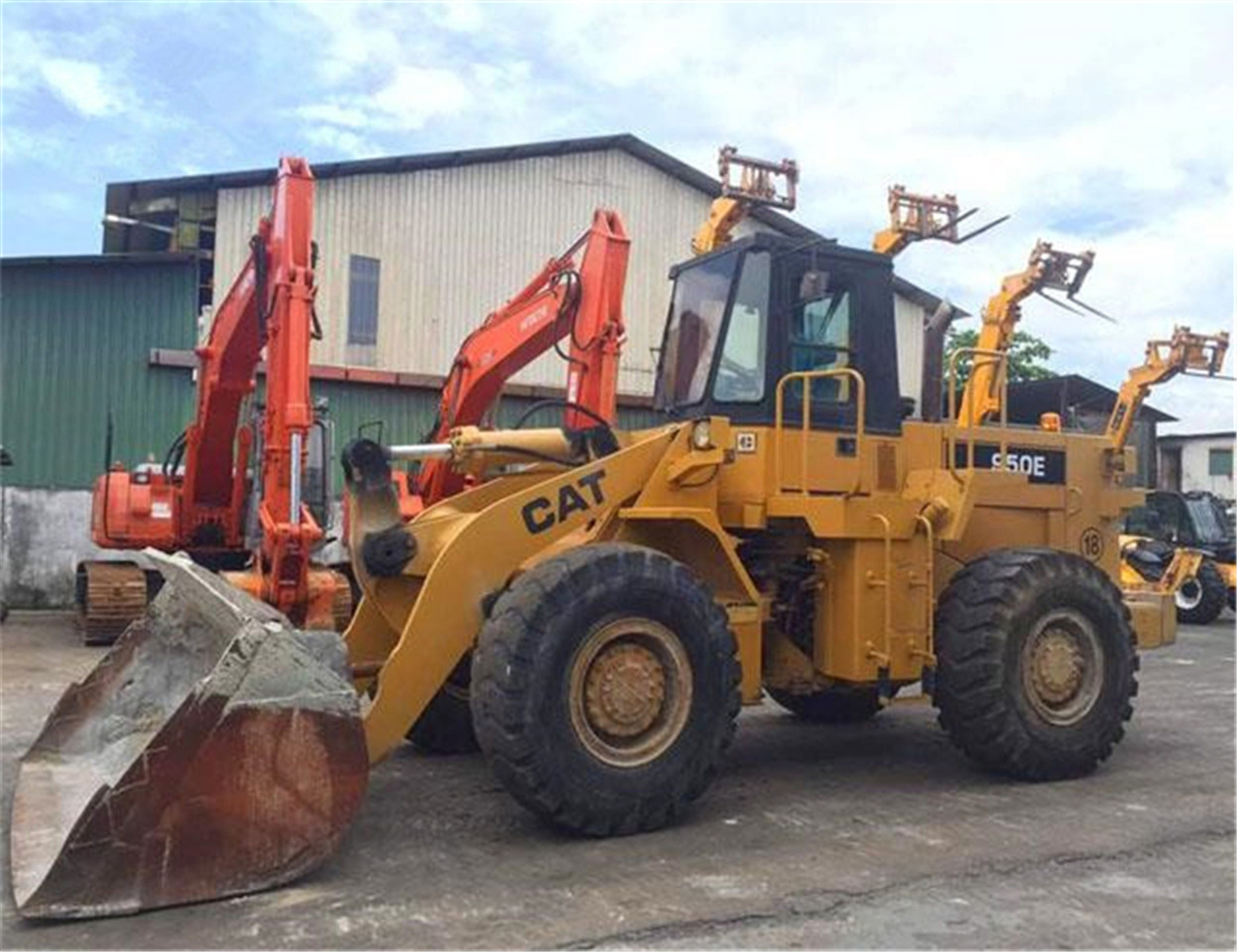 CATERPILLAR 950E - Мини-погрузчик с бортовым поворотом: фото 2 CATERPILLAR 950E - Мини-погрузчик с бортовым поворотом: фото 2