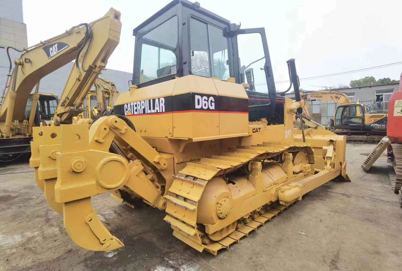 CATERPILLAR D6G - Бульдозер: фото 1 CATERPILLAR D6G - Бульдозер: фото 1