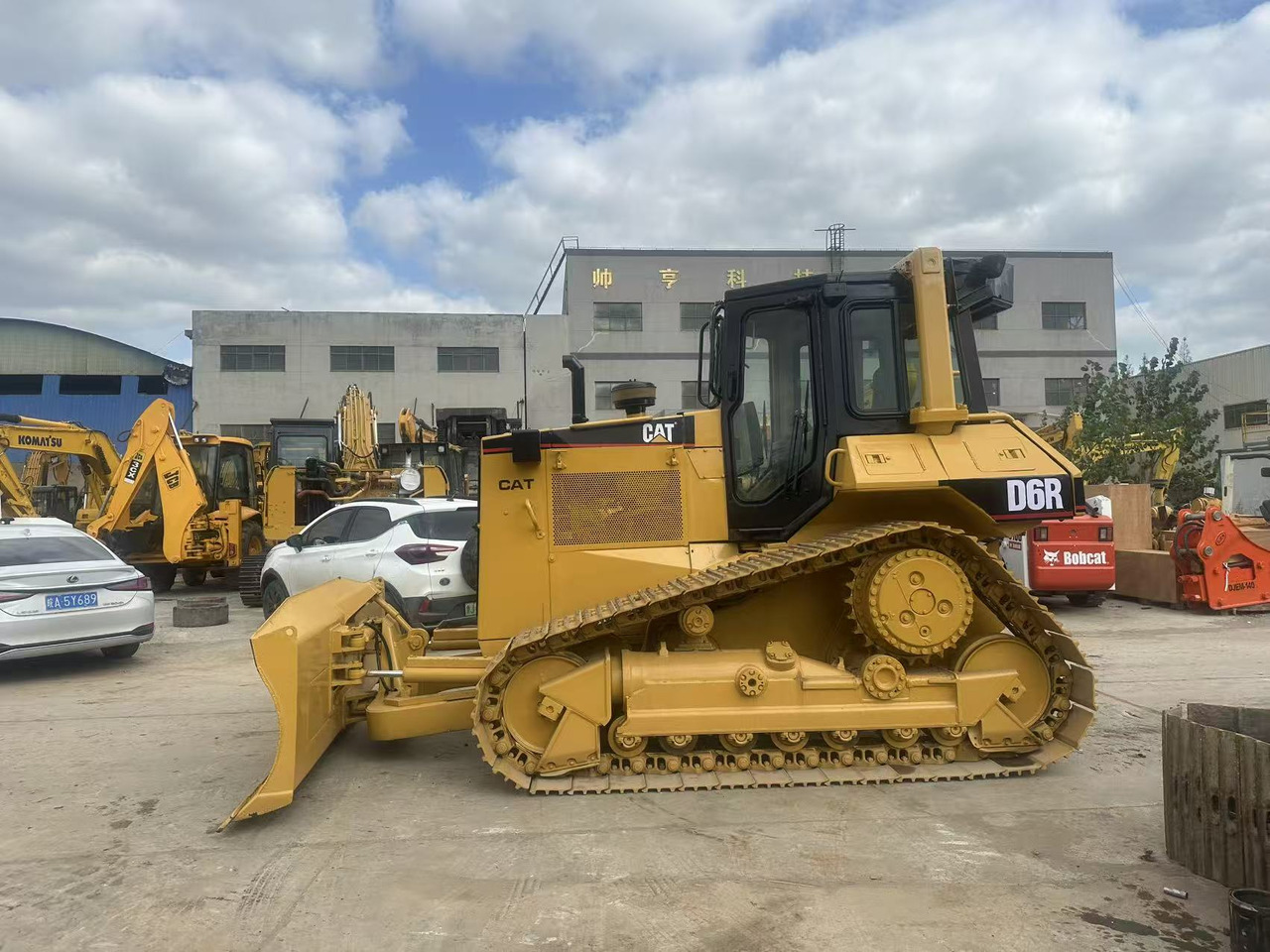 CATERPILLAR D6R Bulldozer Click forDiscount - Бульдозер: фото 2 CATERPILLAR D6R Bulldozer Click forDiscount - Бульдозер: фото 2