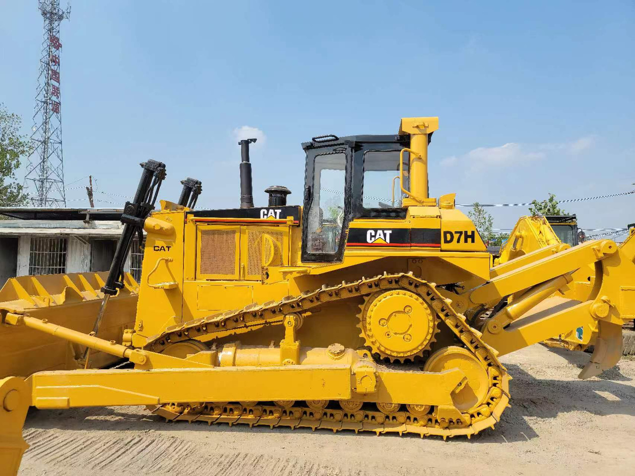 CATERPILLAR D7H - Бульдозер: фото 3 CATERPILLAR D7H - Бульдозер: фото 3