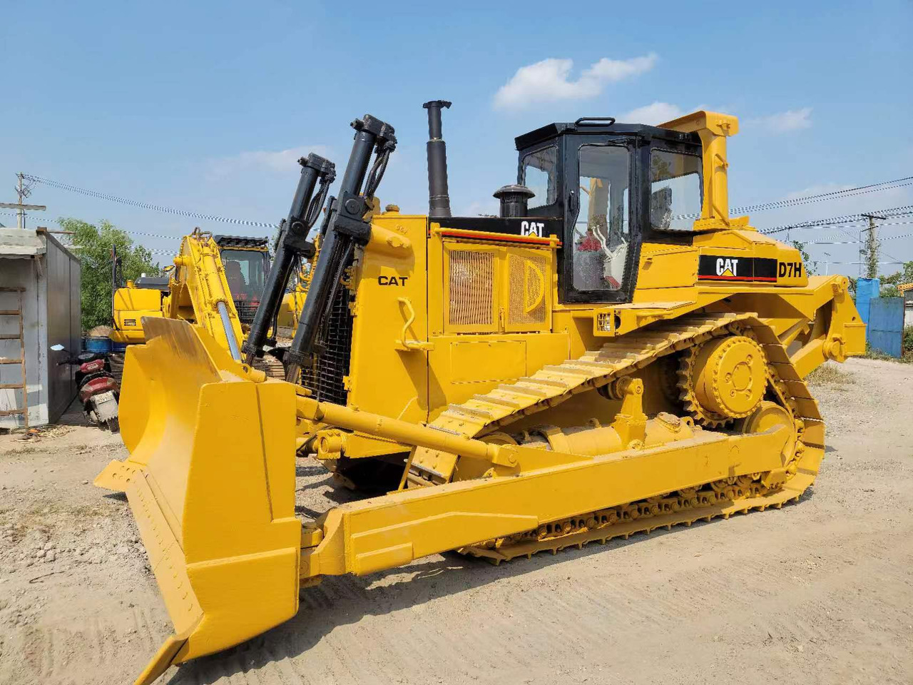 CATERPILLAR D7H - Бульдозер: фото 4 CATERPILLAR D7H - Бульдозер: фото 4