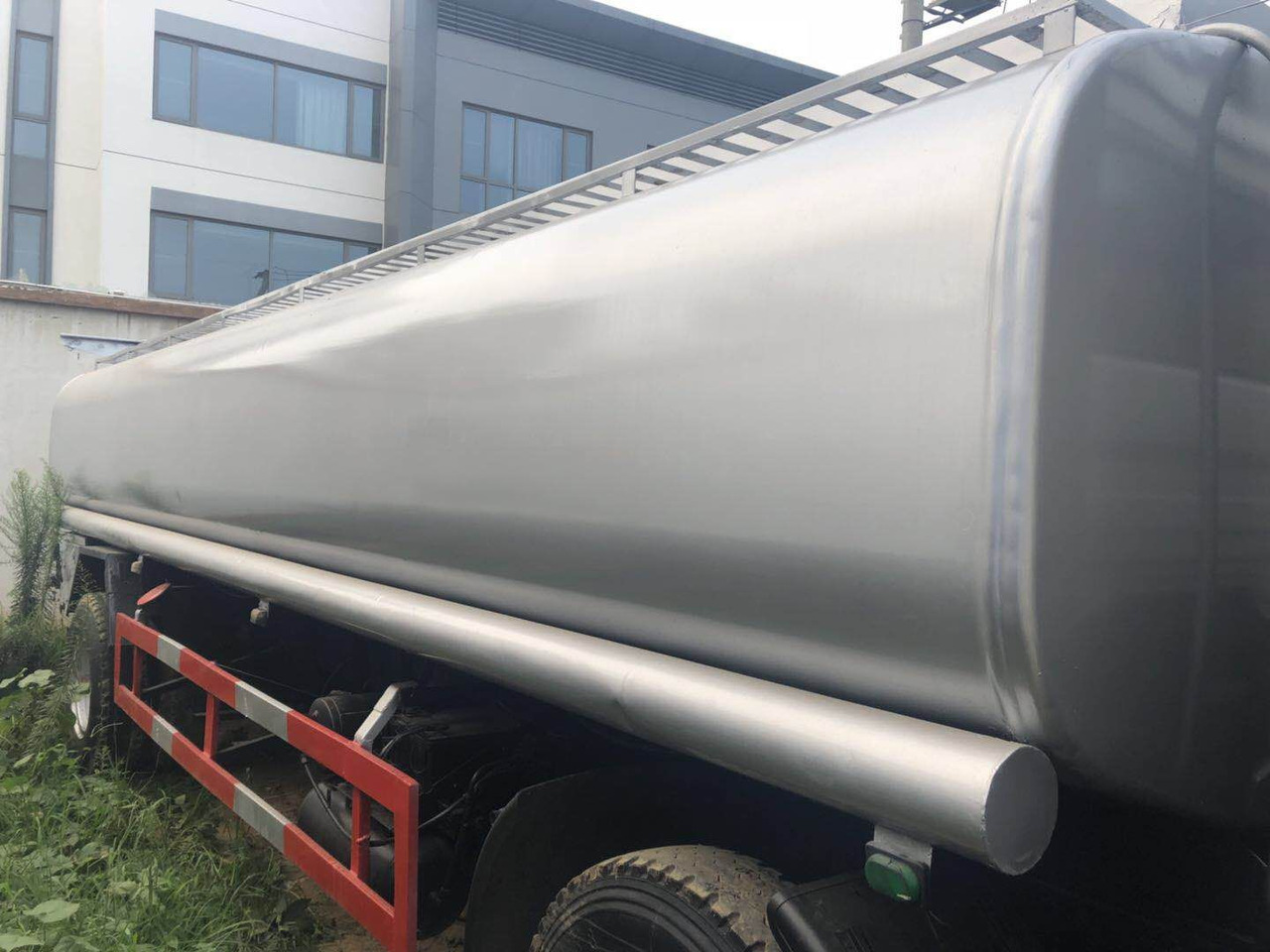 DONGFENG fuel tanker CLICK HERE FOR DISCOUNT - Грузовик-цистерна: фото 3 DONGFENG fuel tanker CLICK HERE FOR DISCOUNT - Грузовик-цистерна: фото 3