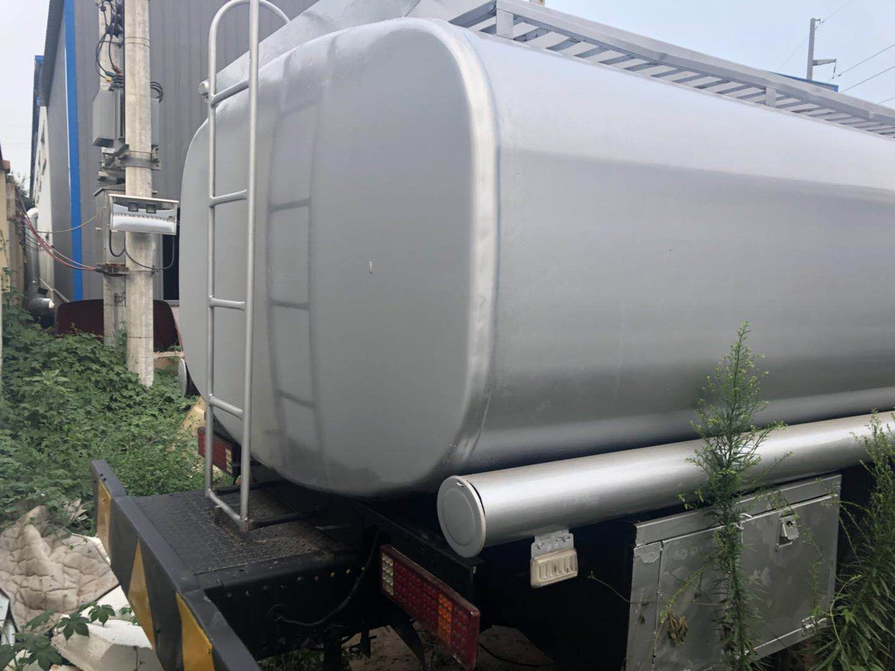 DONGFENG fuel tanker CLICK HERE FOR DISCOUNT - Грузовик-цистерна: фото 4 DONGFENG fuel tanker CLICK HERE FOR DISCOUNT - Грузовик-цистерна: фото 4