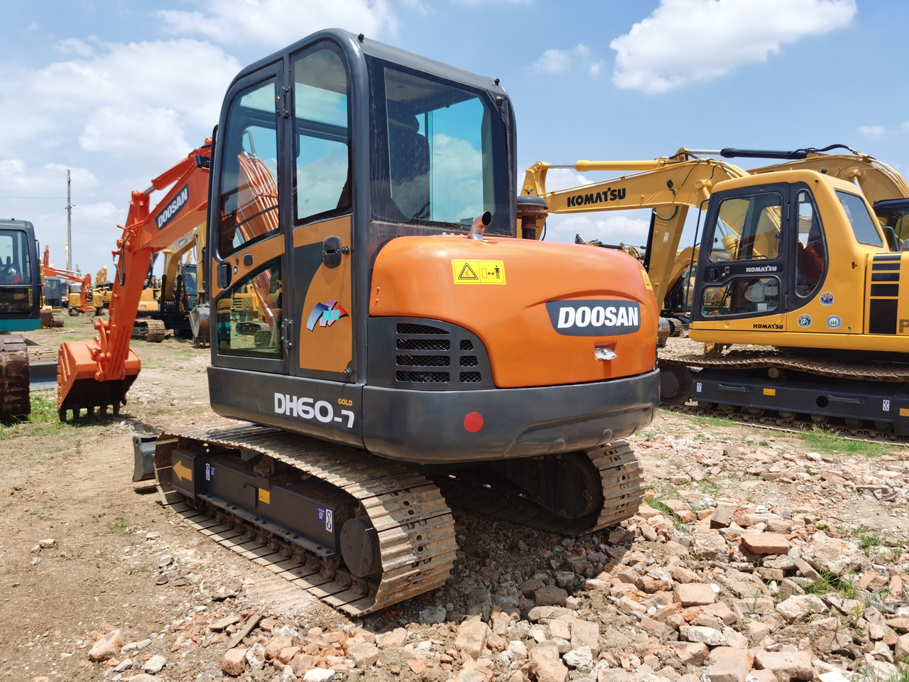 DOOSAN DH60-7 - Гусеничный экскаватор: фото 1 DOOSAN DH60-7 - Гусеничный экскаватор: фото 1
