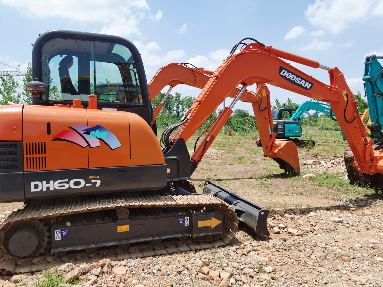 DOOSAN DH60-7 - Гусеничный экскаватор: фото 3 DOOSAN DH60-7 - Гусеничный экскаватор: фото 3