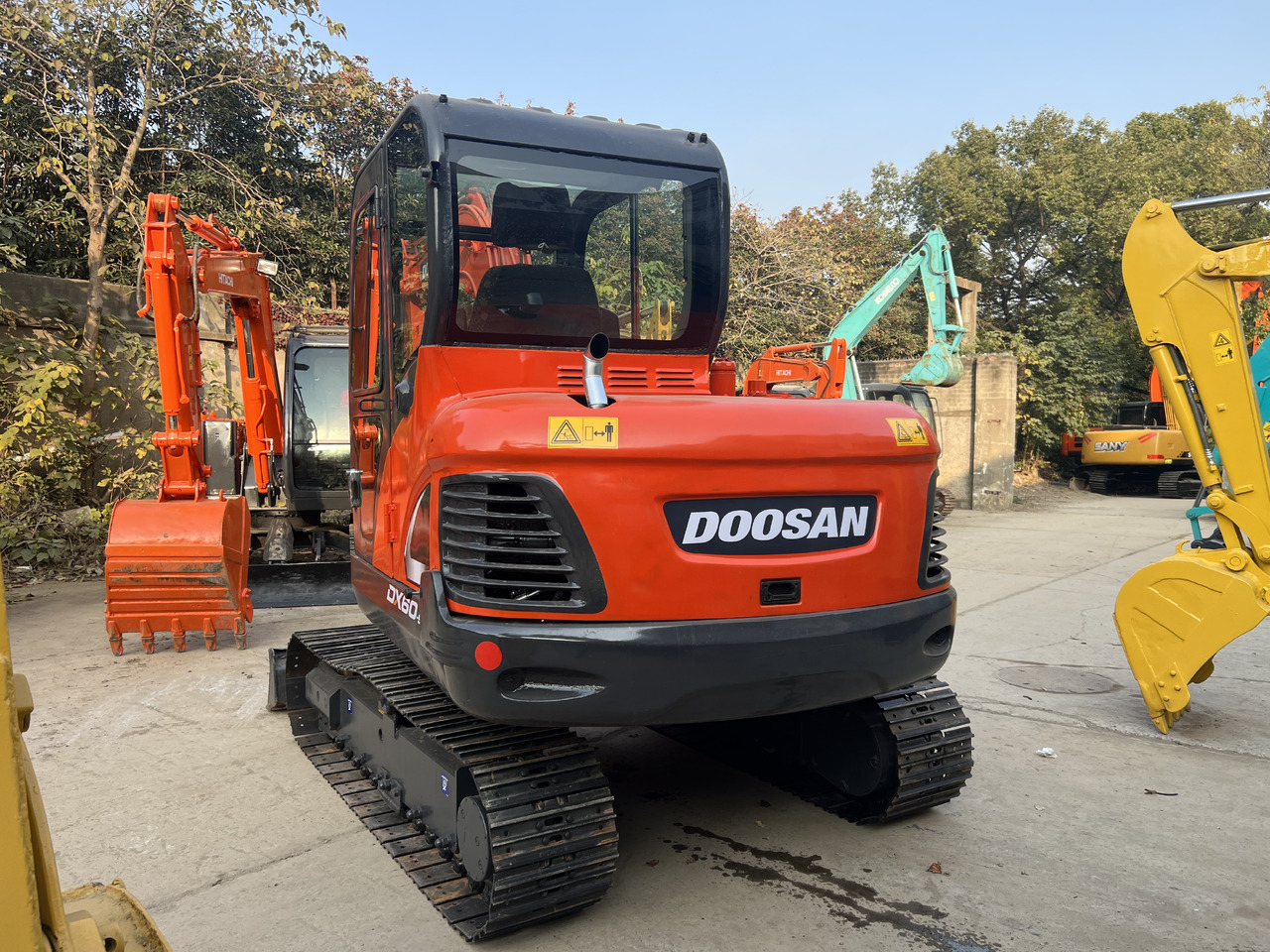 DOOSAN DH60-9C - Гусеничный экскаватор: фото 3 DOOSAN DH60-9C - Гусеничный экскаватор: фото 3