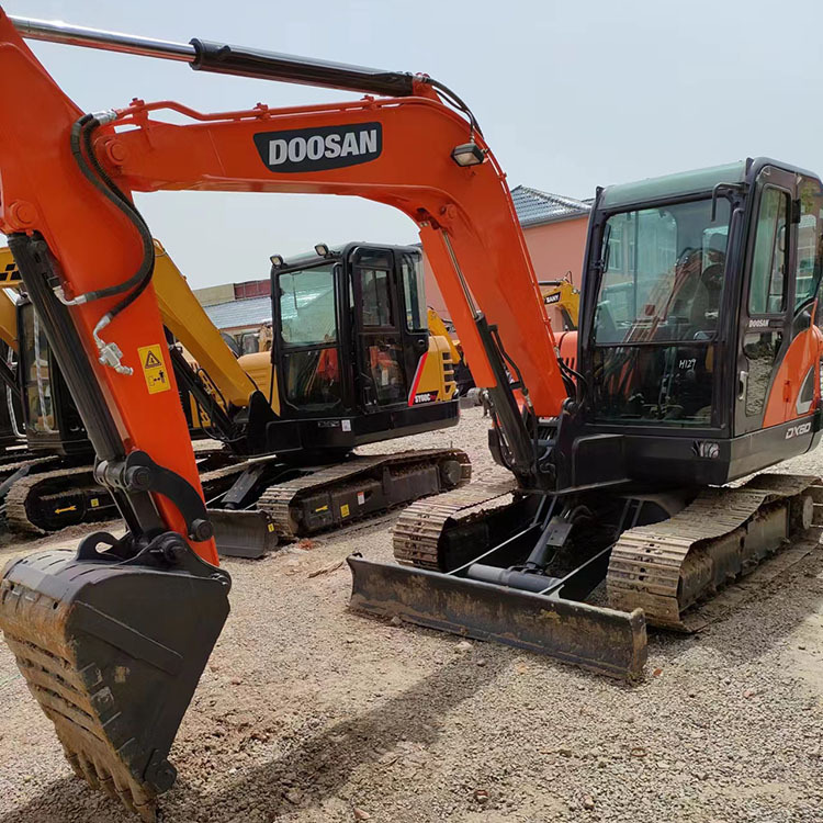 DOOSAN DH60 - Гусеничный экскаватор: фото 3 DOOSAN DH60 - Гусеничный экскаватор: фото 3