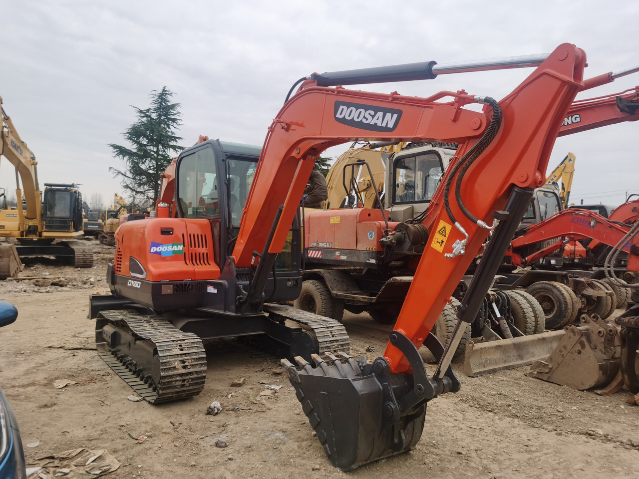 DOOSAN DX60 - Гусеничный экскаватор: фото 3 DOOSAN DX60 - Гусеничный экскаватор: фото 3