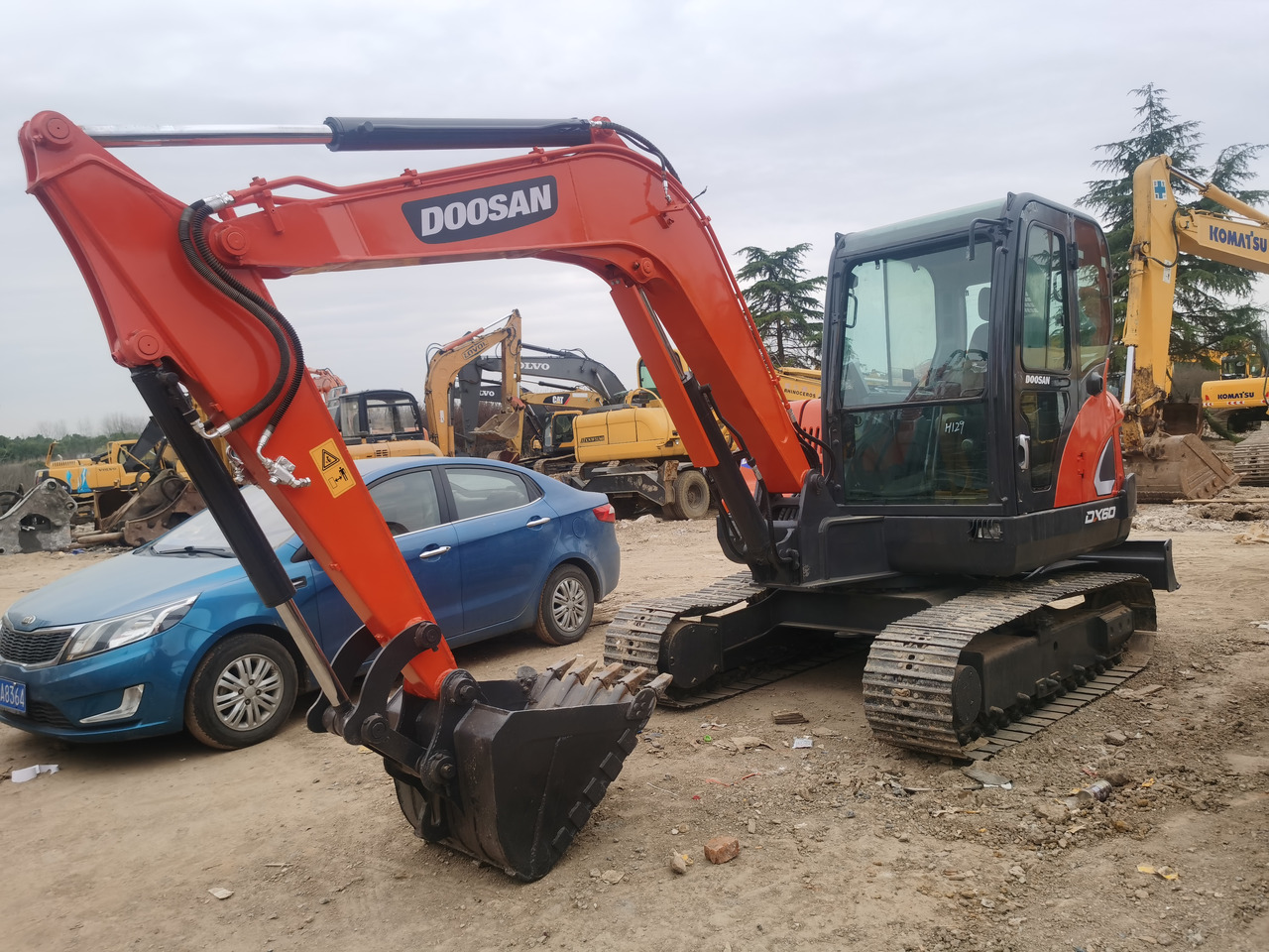 DOOSAN DX60 - Гусеничный экскаватор: фото 1 DOOSAN DX60 - Гусеничный экскаватор: фото 1