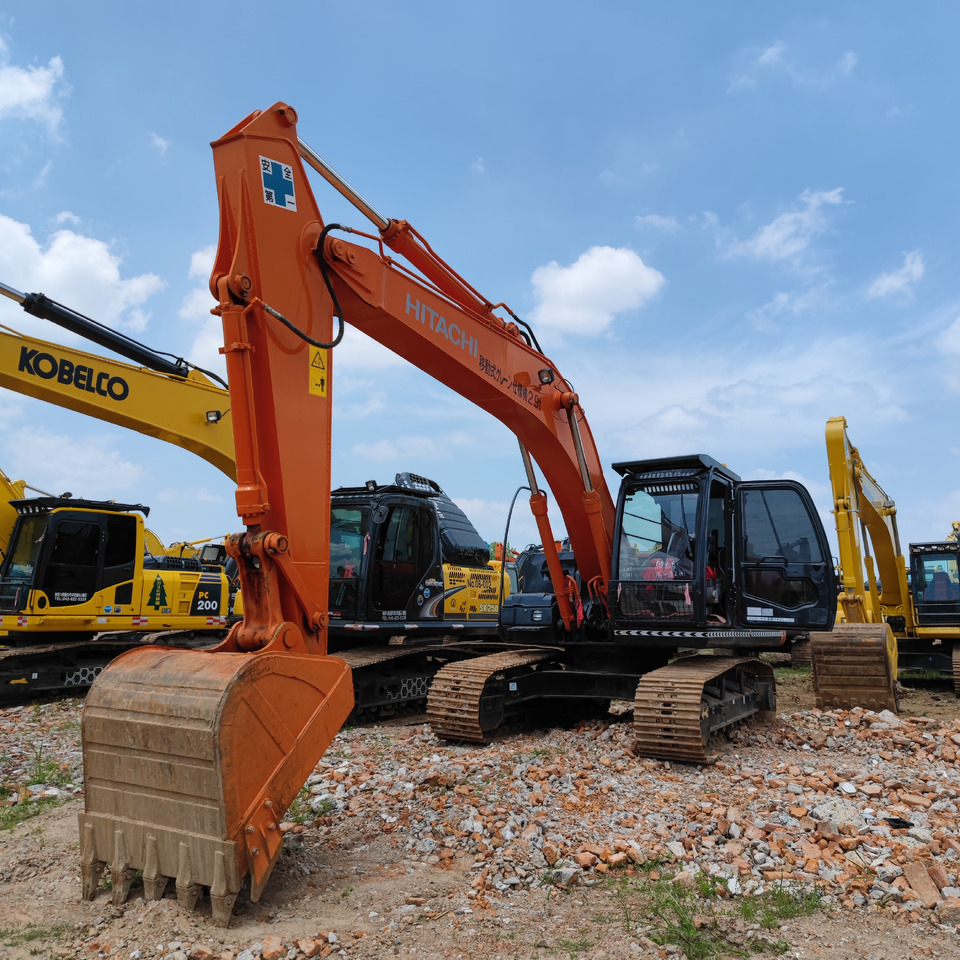 HITACHI ZX200 - Гусеничный экскаватор: фото 3 HITACHI ZX200 - Гусеничный экскаватор: фото 3