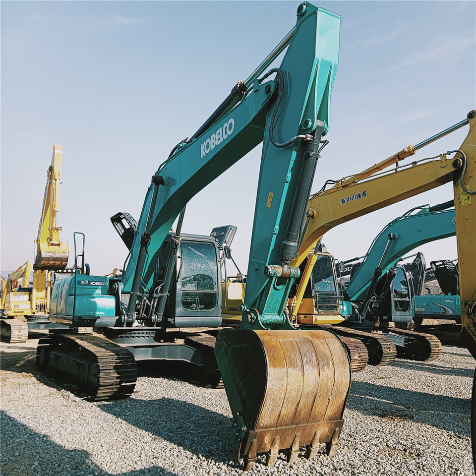 KOBELCO SK200D - Гусеничный экскаватор: фото 2 KOBELCO SK200D - Гусеничный экскаватор: фото 2