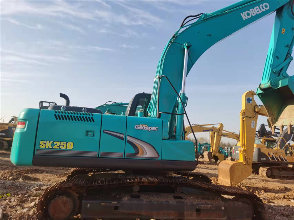 KOBELCO SK250-8 - Гусеничный экскаватор: фото 4 KOBELCO SK250-8 - Гусеничный экскаватор: фото 4