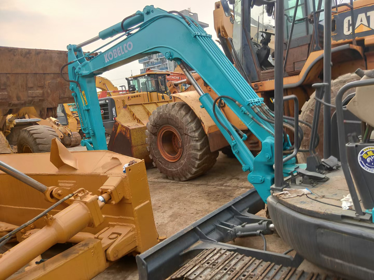 KOBELCO SK45 - Гусеничный экскаватор: фото 3 KOBELCO SK45 - Гусеничный экскаватор: фото 3