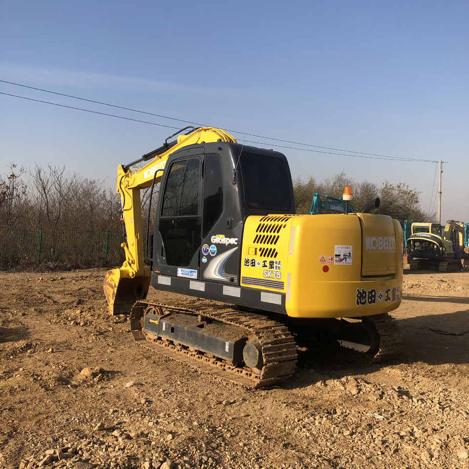 KOBELCO SK75 - Гусеничный экскаватор: фото 5 KOBELCO SK75 - Гусеничный экскаватор: фото 5