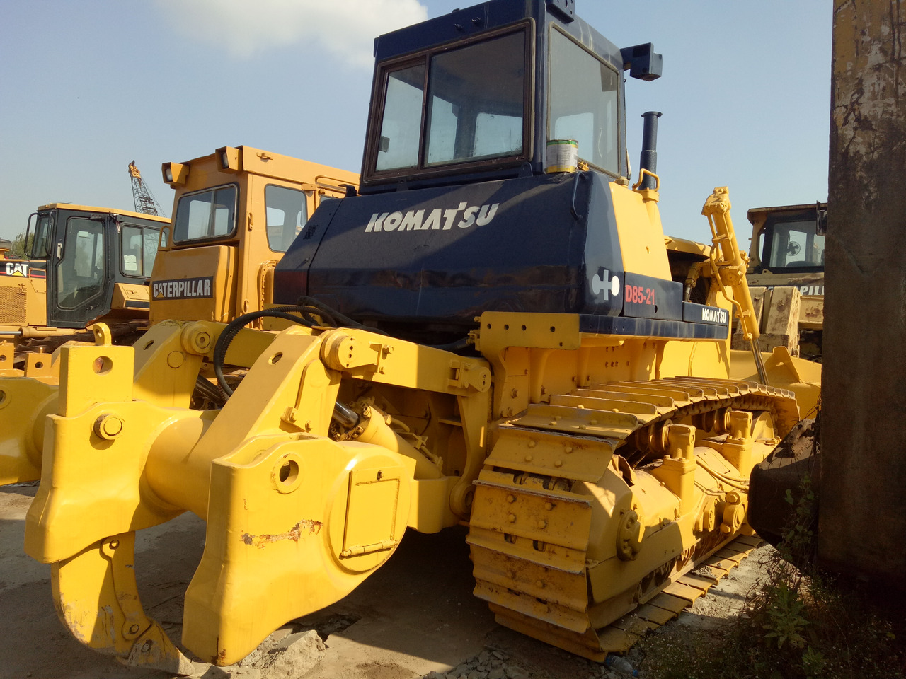 KOMATSU D85 - Бульдозер: фото 1 KOMATSU D85 - Бульдозер: фото 1