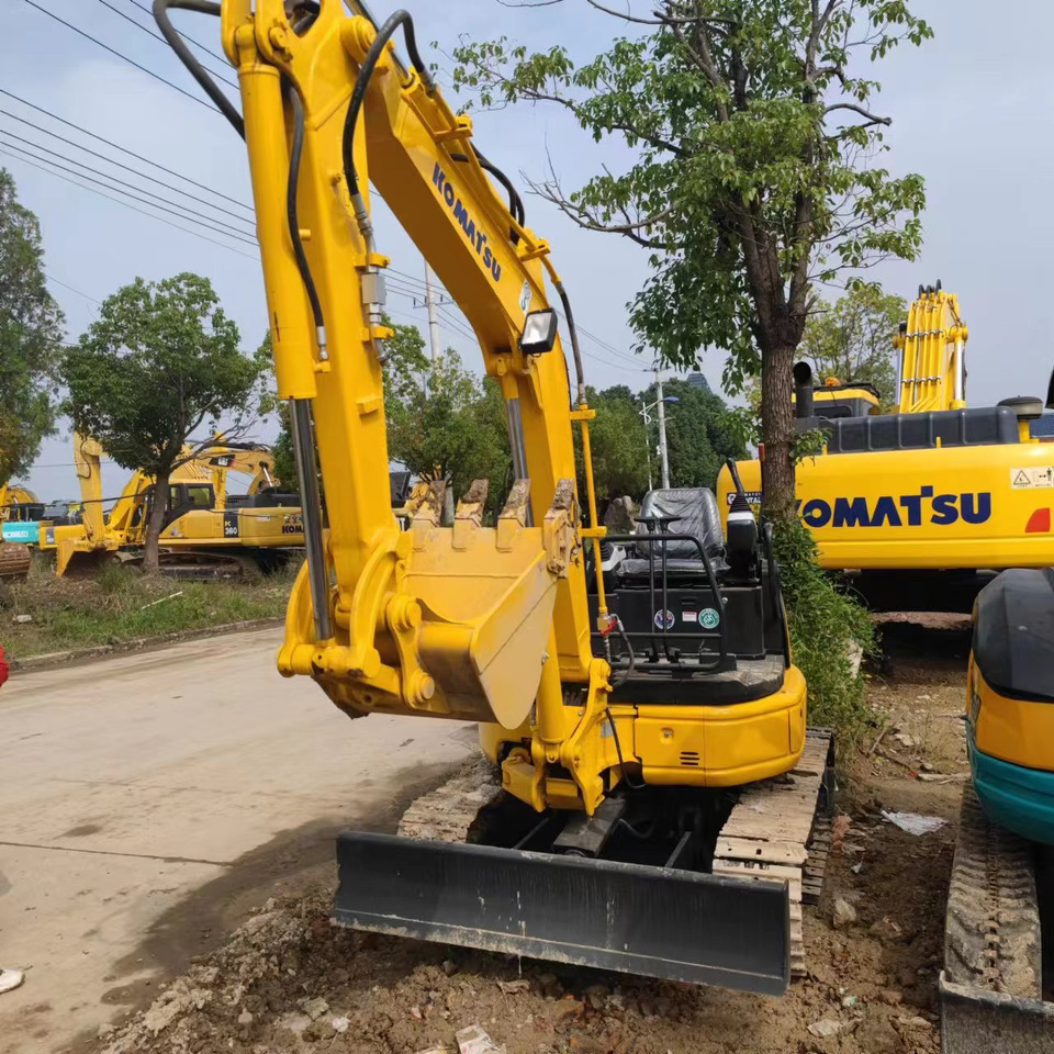 KOMATSU Mini Excavator Pc 35 - Мини-экскаватор: фото 1 KOMATSU Mini Excavator Pc 35 - Мини-экскаватор: фото 1