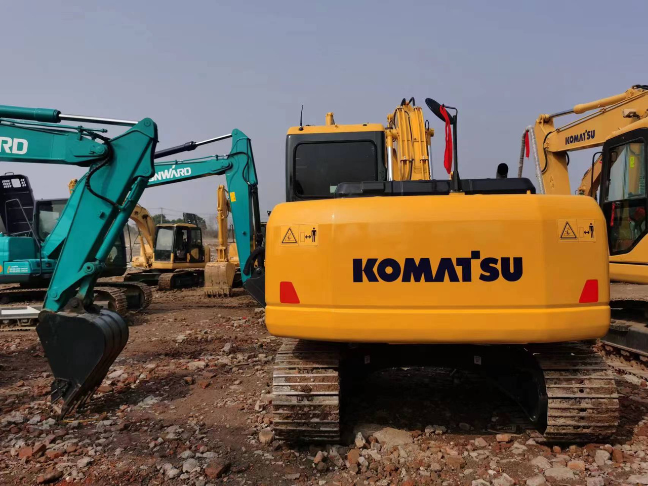 KOMATSU PC130-7 - Гусеничный экскаватор: фото 3 KOMATSU PC130-7 - Гусеничный экскаватор: фото 3