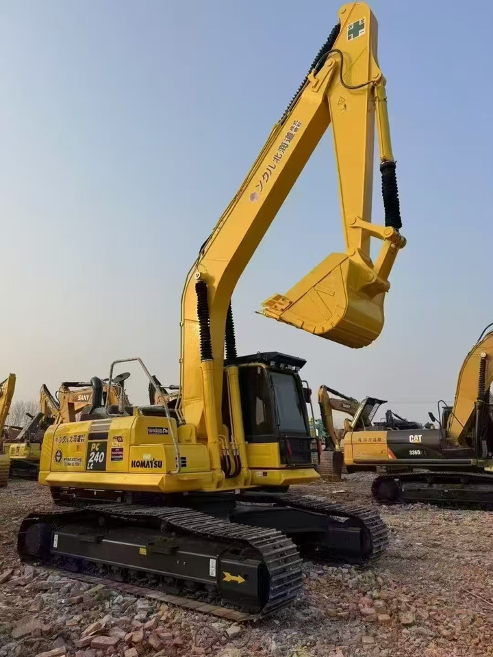 KOMATSU PC240 - Гусеничный экскаватор: фото 3 KOMATSU PC240 - Гусеничный экскаватор: фото 3