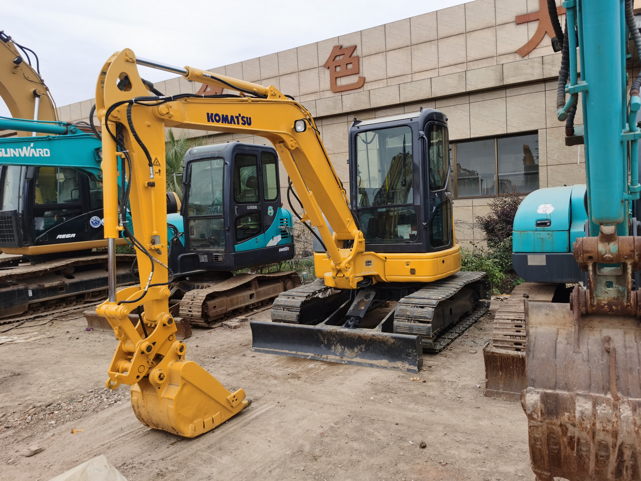 Komatsu Mini Excavator Pc40MR - Мини-экскаватор: фото 3 Komatsu Mini Excavator Pc40MR - Мини-экскаватор: фото 3