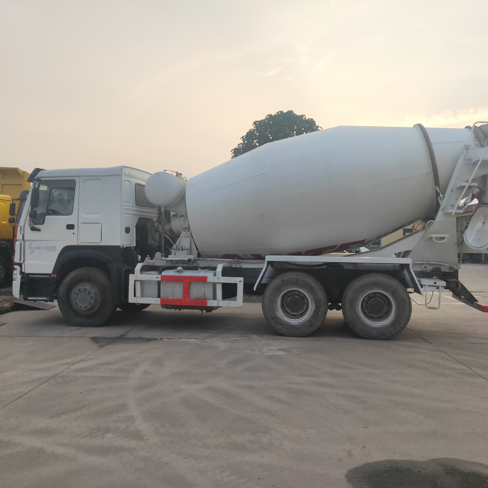 SINOTRUK HOWO - Бетономешалка: фото 1 SINOTRUK HOWO - Бетономешалка: фото 1