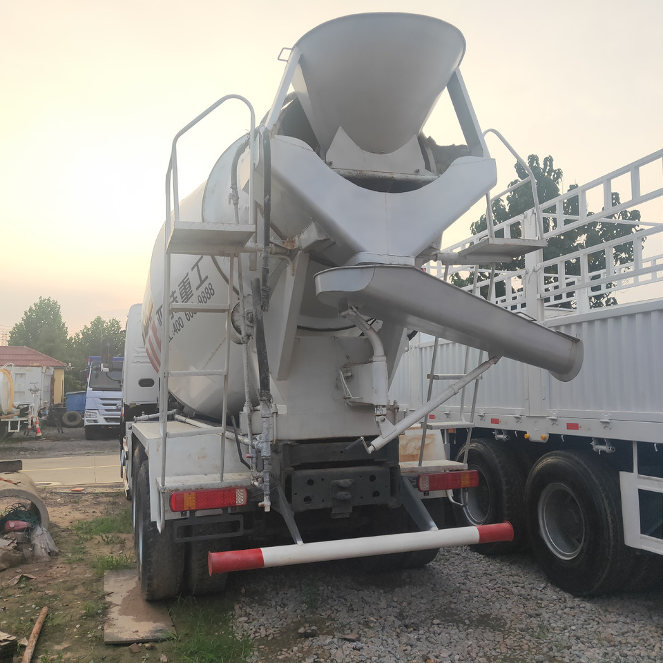 SINOTRUK HOWO371 - Бетономешалка: фото 4 SINOTRUK HOWO371 - Бетономешалка: фото 4