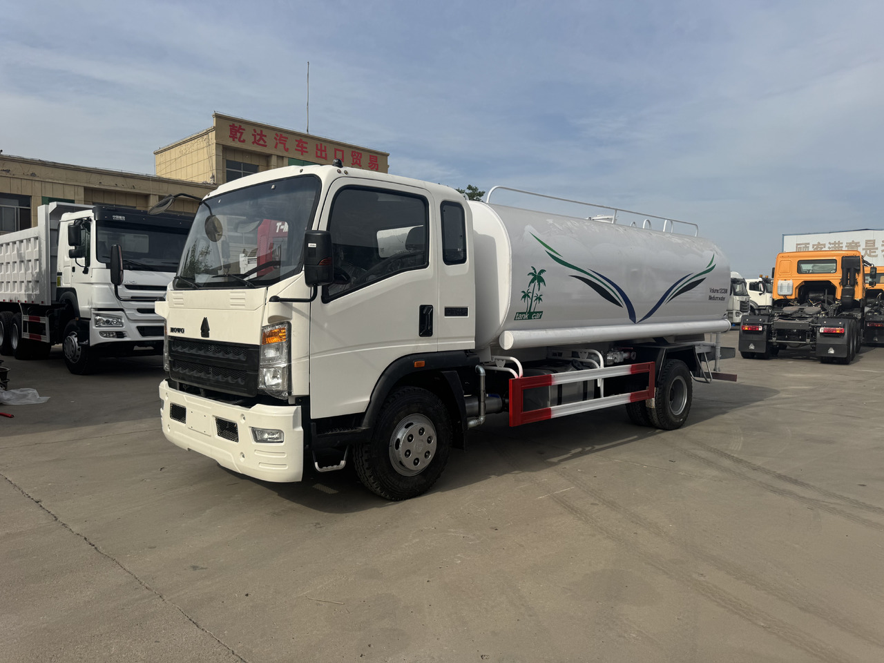 SINOTRUK Howo Water Tanker Click Here For DISCOUNT - Грузовик-цистерна: фото 2 SINOTRUK Howo Water Tanker Click Here For DISCOUNT - Грузовик-цистерна: фото 2