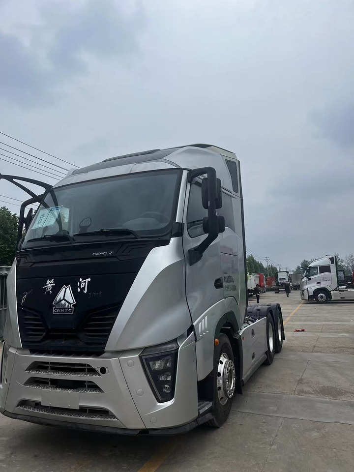 SINOTRUK Y1263 Huanghe X7 6X4 Automatic Tractor Unit - Строительная техника: фото 3 SINOTRUK Y1263 Huanghe X7 6X4 Automatic Tractor Unit - Строительная техника: фото 3