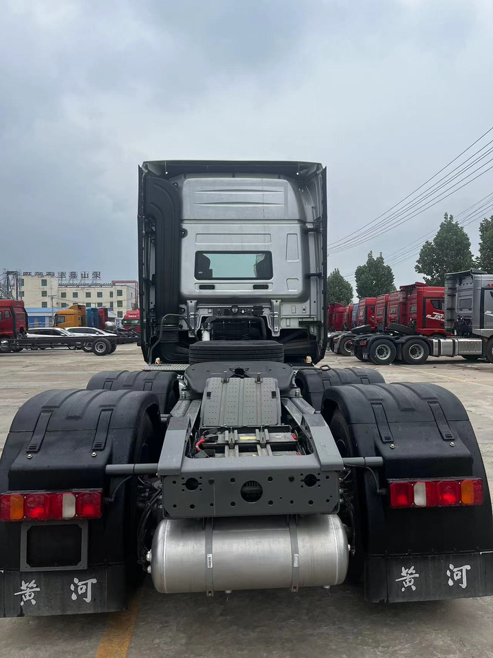 SINOTRUK Y1263 Huanghe X7 6X4 Automatic Tractor Unit - Строительная техника: фото 5 SINOTRUK Y1263 Huanghe X7 6X4 Automatic Tractor Unit - Строительная техника: фото 5