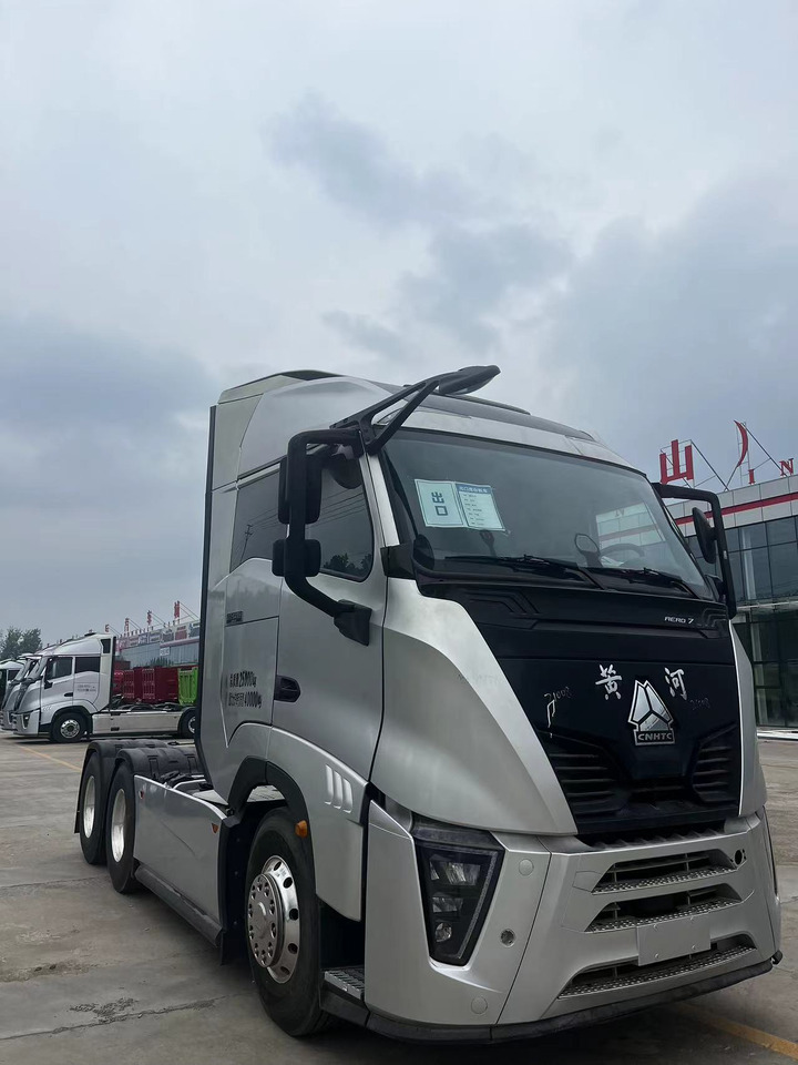 SINOTRUK Y1263 Huanghe X7 6X4 Automatic Tractor Unit - Строительная техника: фото 1 SINOTRUK Y1263 Huanghe X7 6X4 Automatic Tractor Unit - Строительная техника: фото 1