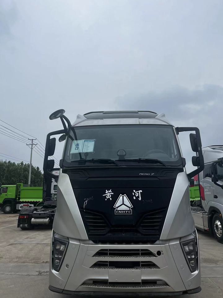 SINOTRUK Y1263 Huanghe X7 6X4 Automatic Tractor Unit - Строительная техника: фото 2 SINOTRUK Y1263 Huanghe X7 6X4 Automatic Tractor Unit - Строительная техника: фото 2
