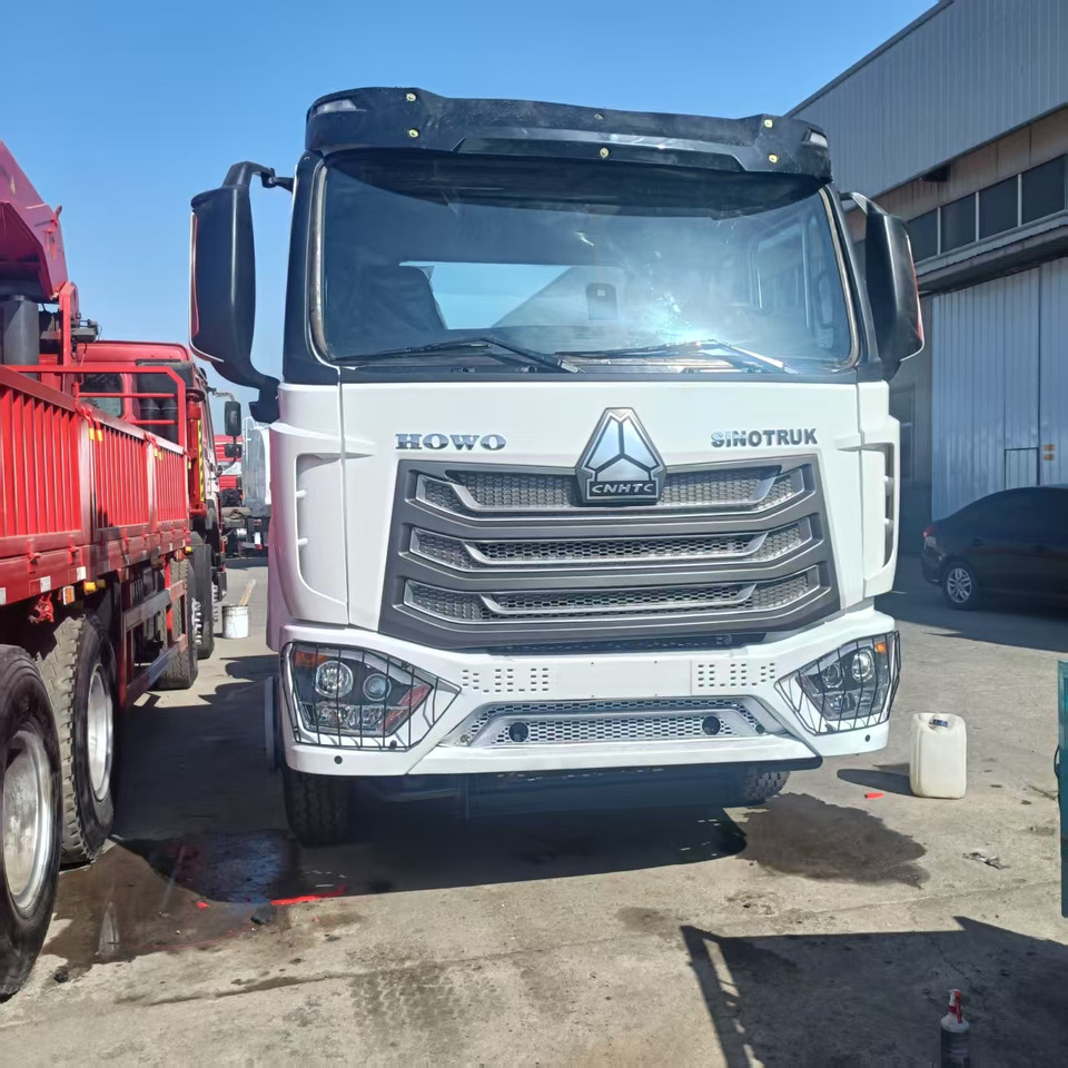 SINOTRUK HOWO NX 6x4 Truck Head Low Price Hot Sale CLICK HERE FOR DISCOUNT - Тягач: фото 2 SINOTRUK HOWO NX 6x4 Truck Head Low Price Hot Sale CLICK HERE FOR DISCOUNT - Тягач: фото 2