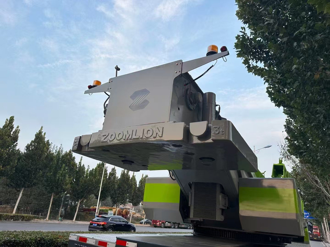 ZOOMLION ZTC800V Used 80tons Crane Strong Lifting Special Offer Inside - Кран: фото 4 ZOOMLION ZTC800V Used 80tons Crane Strong Lifting Special Offer Inside - Кран: фото 4