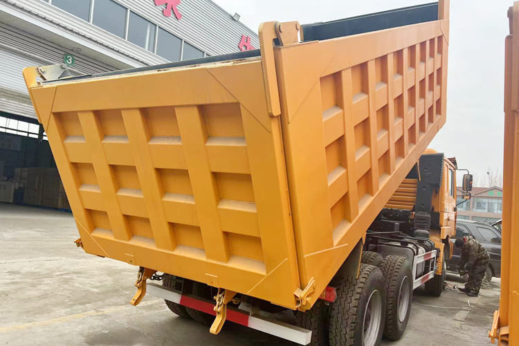 SHACMAN Shacman Cargo Truck for Sale in Kenya - Самосвал: фото 5 SHACMAN Shacman Cargo Truck for Sale in Kenya - Самосвал: фото 5